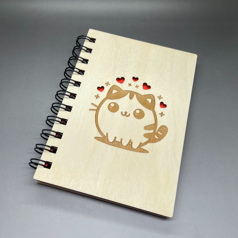Gravírovaný dřevěný zápisník - Střední A6 - Kočička