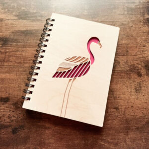 Gravírovaný dřevěný zápisník Plameňák – Velký A5