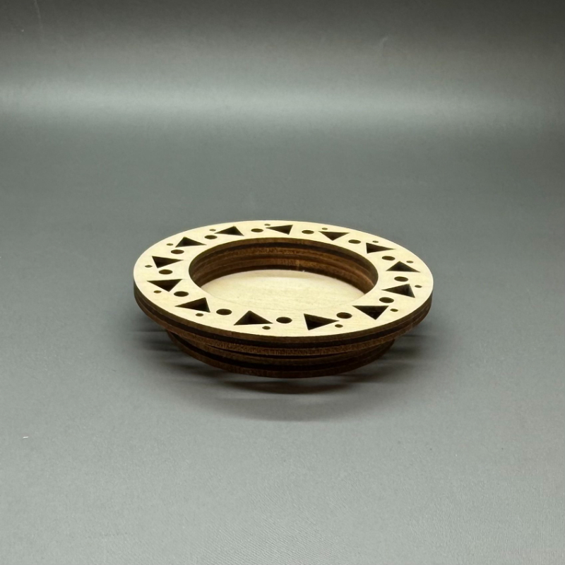 Dřevěný mini svícen Trojúhelníky - Obrázek 3