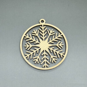 Dřevěná ozdoba na stromeček - Vločka č. 3