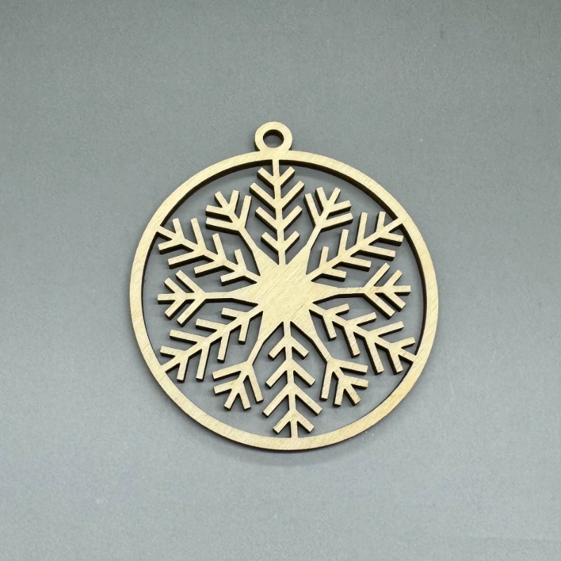 Dřevěná ozdoba na stromeček - Vločka č. 3