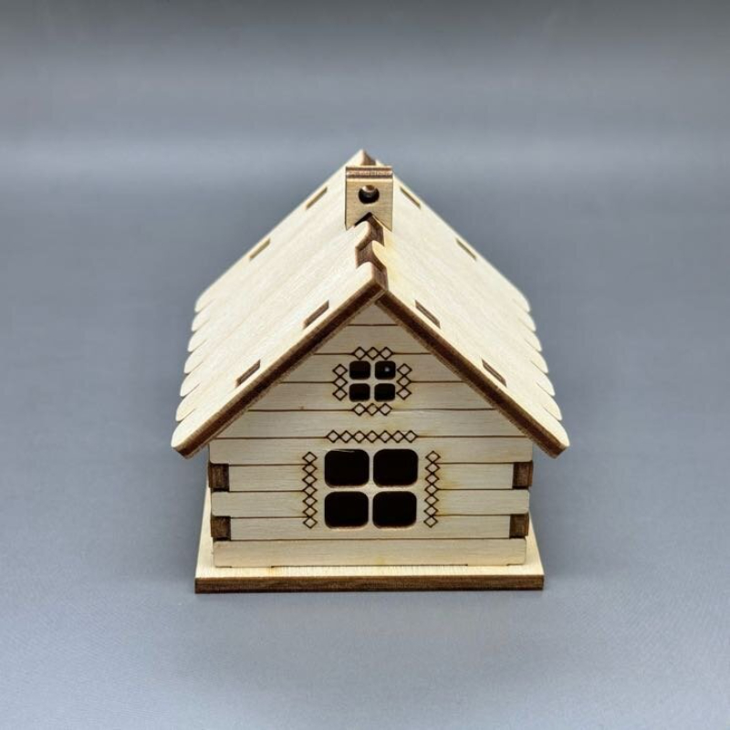 Dřevěná malá chaloupka na pověšení z překližky - Obrázek 3