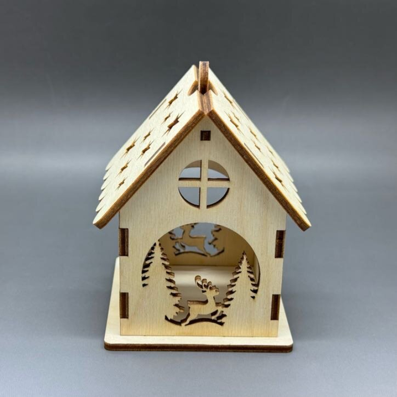 Jelen v lese - Vyřezávaný dřevěný domeček z překližky na pověšení - Obrázek 2