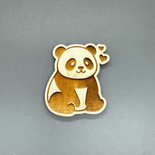 Panda se srdíčky - Dřevěná gravírovaná magnetka